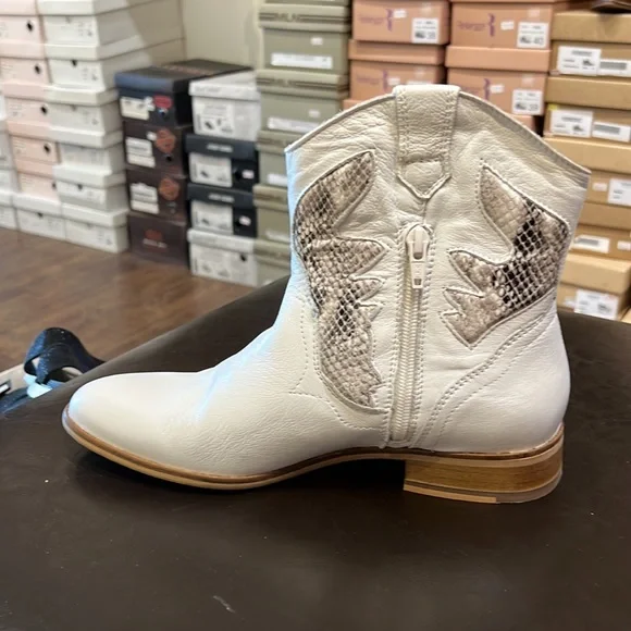 Cowboy Boot - Picture 2 of 2
